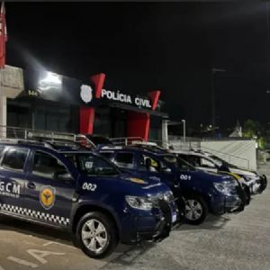 Menor � apreendido por tr�fico de drogas na S. Cec�lia