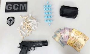 Adolescente � apreendido por tr�fico e simulacro de arma de fogo