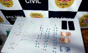 Opera��o da GCM e PC apreende acusada de tr�fico e adolescente