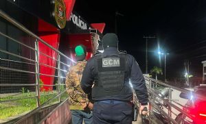Homem � preso ap�s quebrar vidros da casa da ex-mulher