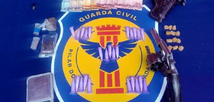 Homem � preso por tr�fico e posse ilegal de arma de fogo