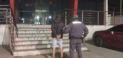 PM prende suspeito de recepta��o e recupera moto furtada