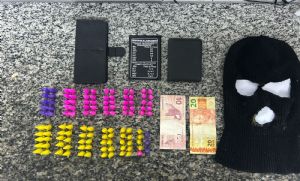 Homem � preso acusado de tr�fico ap�s persegui��o da PM