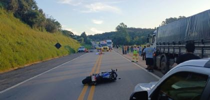 Garupa morre e condutor de moto fica ferido em colis�o na SP-264