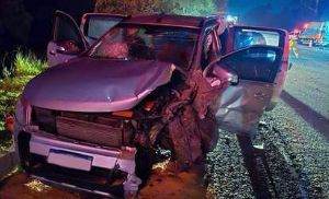 Colis�o frontal deixa dois feridos graves na SP-264