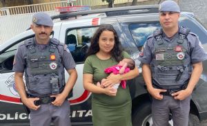 PMs salvam rec�m-nascida engasgada ap�s amamenta��o