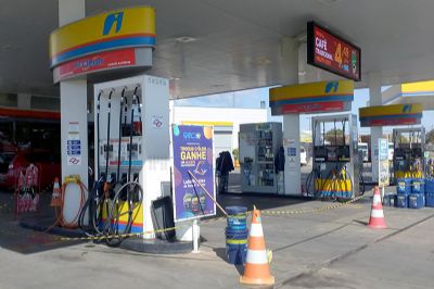 Greve j afeta abastecimento de supermercados, aougues, postos de combustveis e gs