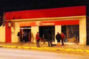 Bandidos explodem a única agência bancária de Tapiraí