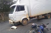 Motociclista fica ferido em acidente com caminho no Jardim Campestre I