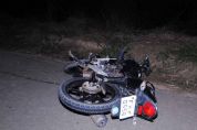 Motociclista e garupa morrem em coliso com camionete na SP-264 (vdeo)