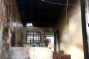 ​Residncia  destruda em incndio no Jardim Bela Vista