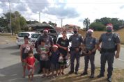 Polcia Militar promove 'Natal Solidrio' e distribui brinquedos para as crianas
