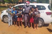 Polcia Militar promove 'Natal Solidrio' e distribui brinquedos para as crianas
