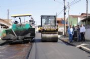 Prefeitura faz recapeamento de mais ruas do bairro Campo Grande