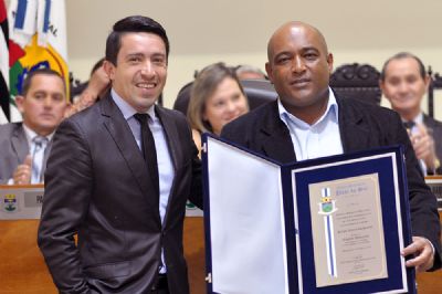 Srgio Santos  homenageado com o ttulo de Cidado Pilarense