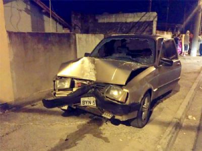 Suspeito morre aps furtar carro e bater em poste na Nova Pilar
