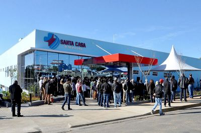 ​Santa Casa inaugura nova recepo e modernos consultrios