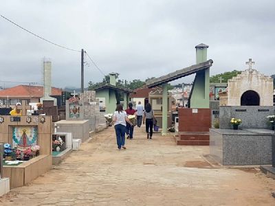 ​Finados, homenagens aos que se foram e indignao com o vandalismo