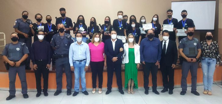PM realiza formatura de alunos do Programa Jovens Brasileiros em Ao