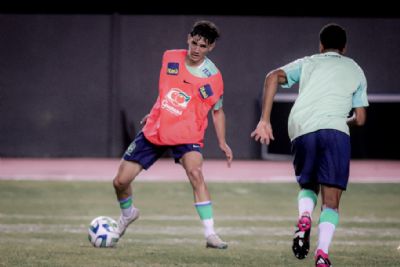 Seleo Brasileira Sub-15 realiza primeiro treino em Salvador