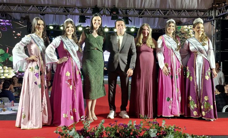 Nath�lia Ferreira � eleita a Rainha da FEAPS 2026