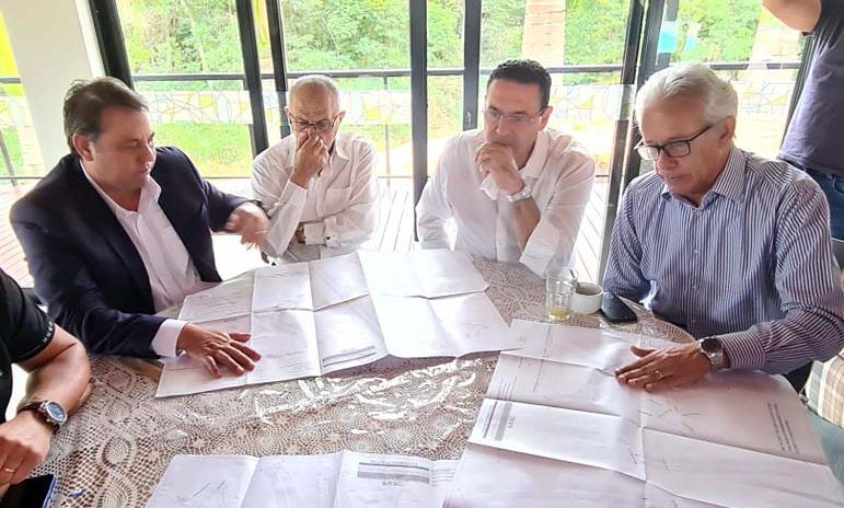 Vitor Lippi destina R$ 1 milho para asfaltamento da Av. Jos Rugine