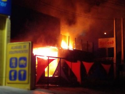 Curto circuito pode ter sido a causa de incndio em bar em Pilar do Sul