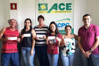 ACE entrega prmios aos sorteados na Promoo de Natal