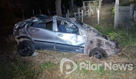 Motorista morre e quatro passageiros ficam feridos em capotamento na SP-264