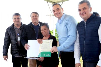 Prefeitura leva gua, esgoto e regularizao de propriedades do Jardim Vitoria