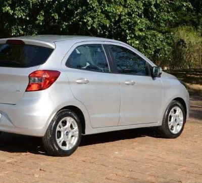 Ladres armados roubam carro de barbeiro na Nova Pilar