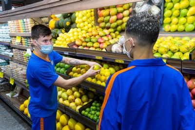 Jovens devem priorizar experincias na escolha do primeiro emprego