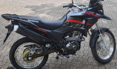 Dupla armada ameaa agricultor com revlver e rouba sua motocicleta