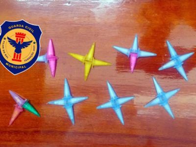 ​GCM prende dois por trfico de drogas em praa na santa Ceclia