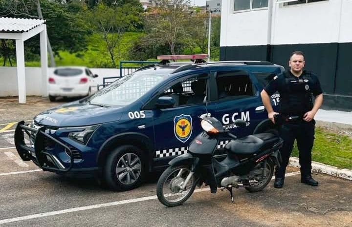 Motocicleta furtada em Sorocaba � recuperada pela GCM em Pilar do Sul