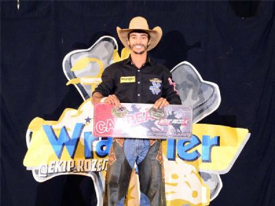 ​Competidor pilarense  campeo do rodeio de Blsamo-SP
