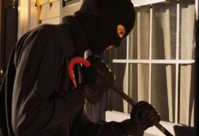 Residncia  arrombada e furtada no Jardim Panorama