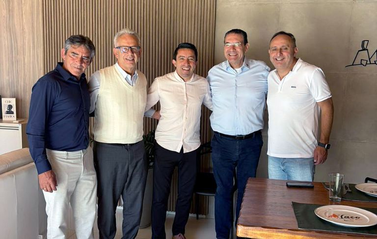 ​Deputados Vitor Lippi e Edson Giriboni anunciam R$ 2 milh�es em recursos para Pilar do Sul