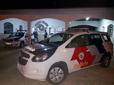 PM prende suspeitos de assaltar padaria no Jardim Pinheiro