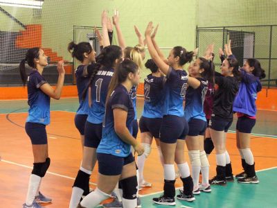 Em casa, Pilar do Sul vence Tatu e larga na frente nas quartas da Liga de Volei