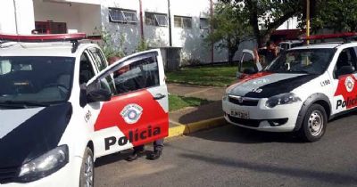 Dois so detidos pela PM suspeitos de roubar celular de adolescente no centro