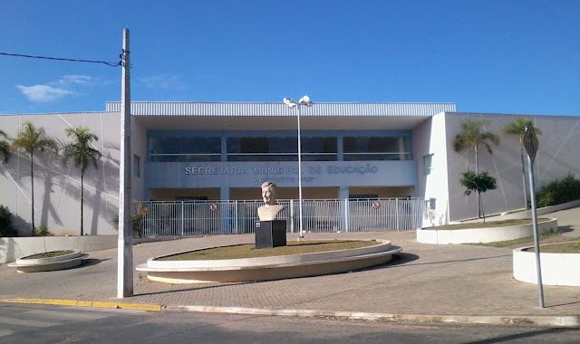 EDITAL -  Prefeitura define frias e recesso escolar a servidores da educao