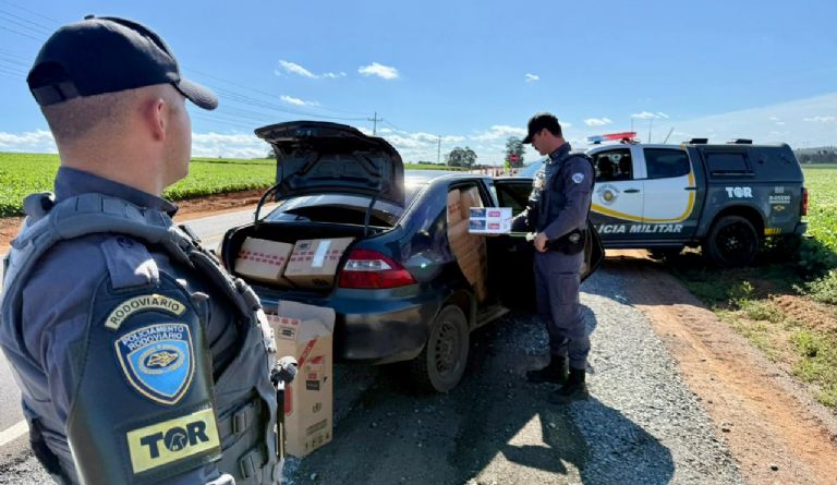 Pol�cia Rodovi�ria apreende carga gigante de cigarros contrabandeados em Pilar do Sul