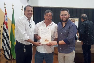 Prefeitura e Itesp entregam ttulos de propriedade a moradores da Santa Ceclia e centro