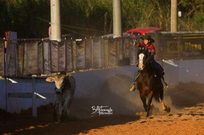 Jovem competidor pilarense  campeo de lao mirim da etapa LCA em Salto de Pirapora