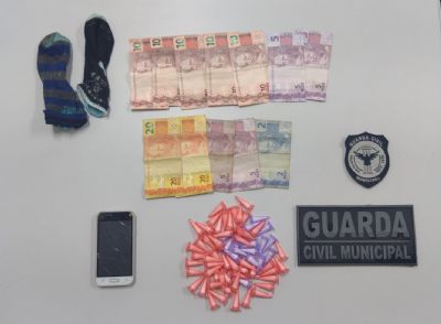 GCM prende dupla suspeita de trfico de drogas no Campestre II