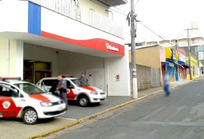 ​Assaltante rende gerente de supermercado e rouba malote com mais de R$ 34 mil
