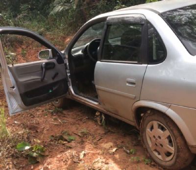 Dupla armada assalta e rouba carro de conselheira tutelar na Lavrinha
