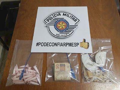 PM prende trs acusados de trfico de drogas no Jardim Ip