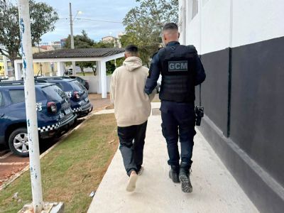 ​Homem � preso por tr�fico ap�s den�ncia an�nima na Santa Cec�lia